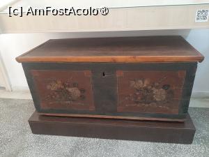 [P21] Centrul „Mihai Eminescu”
Lada cu manuscrise (?) » foto by adso
 - 
<span class="allrVoted glyphicon glyphicon-heart hidden" id="av1522533"></span>
<a class="m-l-10 hidden" id="sv1522533" onclick="voting_Foto_DelVot(,1522533,23117)" role="button">șterge vot <span class="glyphicon glyphicon-remove"></span></a>
<a id="v91522533" class=" c-red"  onclick="voting_Foto_SetVot(1522533)" role="button"><span class="glyphicon glyphicon-heart-empty"></span> <b>LIKE</b> = Votează poza</a> <img class="hidden"  id="f1522533W9" src="/imagini/loader.gif" border="0" /><span class="AjErrMes hidden" id="e1522533ErM"></span>