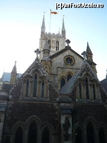 [P20] Londra, Southwark cathedral. » foto by Dragoș_MD
 - 
<span class="allrVoted glyphicon glyphicon-heart hidden" id="av223878"></span>
<a class="m-l-10 hidden" id="sv223878" onclick="voting_Foto_DelVot(,223878,23141)" role="button">șterge vot <span class="glyphicon glyphicon-remove"></span></a>
<a id="v9223878" class=" c-red"  onclick="voting_Foto_SetVot(223878)" role="button"><span class="glyphicon glyphicon-heart-empty"></span> <b>LIKE</b> = Votează poza</a> <img class="hidden"  id="f223878W9" src="/imagini/loader.gif" border="0" /><span class="AjErrMes hidden" id="e223878ErM"></span>