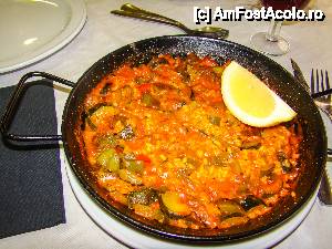 [P18] Paella de verduras la un restaurant normal » foto by Muffin2009
 - 
<span class="allrVoted glyphicon glyphicon-heart hidden" id="av433620"></span>
<a class="m-l-10 hidden" id="sv433620" onclick="voting_Foto_DelVot(,433620,23168)" role="button">șterge vot <span class="glyphicon glyphicon-remove"></span></a>
<a id="v9433620" class=" c-red"  onclick="voting_Foto_SetVot(433620)" role="button"><span class="glyphicon glyphicon-heart-empty"></span> <b>LIKE</b> = Votează poza</a> <img class="hidden"  id="f433620W9" src="/imagini/loader.gif" border="0" /><span class="AjErrMes hidden" id="e433620ErM"></span>