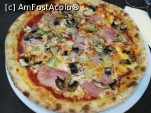 [P13] Ristorante La Vita e Bella; pizza » foto by crismis
 - 
<span class="allrVoted glyphicon glyphicon-heart hidden" id="av955058"></span>
<a class="m-l-10 hidden" id="sv955058" onclick="voting_Foto_DelVot(,955058,23168)" role="button">șterge vot <span class="glyphicon glyphicon-remove"></span></a>
<a id="v9955058" class=" c-red"  onclick="voting_Foto_SetVot(955058)" role="button"><span class="glyphicon glyphicon-heart-empty"></span> <b>LIKE</b> = Votează poza</a> <img class="hidden"  id="f955058W9" src="/imagini/loader.gif" border="0" /><span class="AjErrMes hidden" id="e955058ErM"></span>