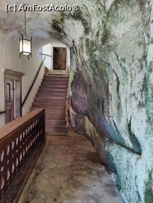 [P31] Castelul Predjama » foto by crismis
 - 
<span class="allrVoted glyphicon glyphicon-heart hidden" id="av1529286"></span>
<a class="m-l-10 hidden" id="sv1529286" onclick="voting_Foto_DelVot(,1529286,23209)" role="button">șterge vot <span class="glyphicon glyphicon-remove"></span></a>
<a id="v91529286" class=" c-red"  onclick="voting_Foto_SetVot(1529286)" role="button"><span class="glyphicon glyphicon-heart-empty"></span> <b>LIKE</b> = Votează poza</a> <img class="hidden"  id="f1529286W9" src="/imagini/loader.gif" border="0" /><span class="AjErrMes hidden" id="e1529286ErM"></span>