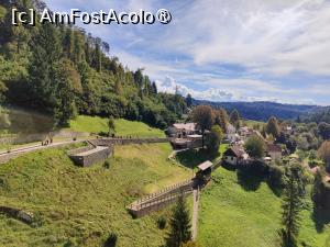 [P34] Castelul Predjama; vedere de pe terasa superioară » foto by crismis
 - 
<span class="allrVoted glyphicon glyphicon-heart hidden" id="av1529289"></span>
<a class="m-l-10 hidden" id="sv1529289" onclick="voting_Foto_DelVot(,1529289,23209)" role="button">șterge vot <span class="glyphicon glyphicon-remove"></span></a>
<a id="v91529289" class=" c-red"  onclick="voting_Foto_SetVot(1529289)" role="button"><span class="glyphicon glyphicon-heart-empty"></span> <b>LIKE</b> = Votează poza</a> <img class="hidden"  id="f1529289W9" src="/imagini/loader.gif" border="0" /><span class="AjErrMes hidden" id="e1529289ErM"></span>
