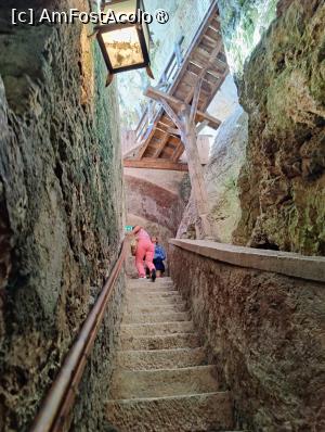 [P37] Castelul Predjama » foto by crismis
 - 
<span class="allrVoted glyphicon glyphicon-heart hidden" id="av1529292"></span>
<a class="m-l-10 hidden" id="sv1529292" onclick="voting_Foto_DelVot(,1529292,23209)" role="button">șterge vot <span class="glyphicon glyphicon-remove"></span></a>
<a id="v91529292" class=" c-red"  onclick="voting_Foto_SetVot(1529292)" role="button"><span class="glyphicon glyphicon-heart-empty"></span> <b>LIKE</b> = Votează poza</a> <img class="hidden"  id="f1529292W9" src="/imagini/loader.gif" border="0" /><span class="AjErrMes hidden" id="e1529292ErM"></span>
