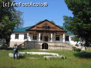 [P59] Hîncești - Casa Iamandi și fântâna încă nerefăcută.  » foto by iulianic
 - 
<span class="allrVoted glyphicon glyphicon-heart hidden" id="av860000"></span>
<a class="m-l-10 hidden" id="sv860000" onclick="voting_Foto_DelVot(,860000,23217)" role="button">șterge vot <span class="glyphicon glyphicon-remove"></span></a>
<a id="v9860000" class=" c-red"  onclick="voting_Foto_SetVot(860000)" role="button"><span class="glyphicon glyphicon-heart-empty"></span> <b>LIKE</b> = Votează poza</a> <img class="hidden"  id="f860000W9" src="/imagini/loader.gif" border="0" /><span class="AjErrMes hidden" id="e860000ErM"></span>