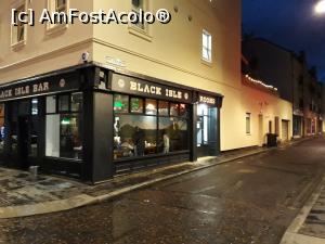 [P03] Black Isle Bar&Rooms, o cladire pe colt. Pe aceasta straduta mergeam cateva minute pana la parcarea publica.  » foto by Aurici
 - 
<span class="allrVoted glyphicon glyphicon-heart hidden" id="av932724"></span>
<a class="m-l-10 hidden" id="sv932724" onclick="voting_Foto_DelVot(,932724,23253)" role="button">șterge vot <span class="glyphicon glyphicon-remove"></span></a>
<a id="v9932724" class=" c-red"  onclick="voting_Foto_SetVot(932724)" role="button"><span class="glyphicon glyphicon-heart-empty"></span> <b>LIKE</b> = Votează poza</a> <img class="hidden"  id="f932724W9" src="/imagini/loader.gif" border="0" /><span class="AjErrMes hidden" id="e932724ErM"></span>