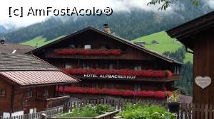 [P15] Hotel cu balcoane şi  flori,iar  în fundal câmpii verzi în satul alpin Alpbach, Tirol, Austria. » foto by traian.leuca †
 - 
<span class="allrVoted glyphicon glyphicon-heart hidden" id="av935769"></span>
<a class="m-l-10 hidden" id="sv935769" onclick="voting_Foto_DelVot(,935769,23296)" role="button">șterge vot <span class="glyphicon glyphicon-remove"></span></a>
<a id="v9935769" class=" c-red"  onclick="voting_Foto_SetVot(935769)" role="button"><span class="glyphicon glyphicon-heart-empty"></span> <b>LIKE</b> = Votează poza</a> <img class="hidden"  id="f935769W9" src="/imagini/loader.gif" border="0" /><span class="AjErrMes hidden" id="e935769ErM"></span>