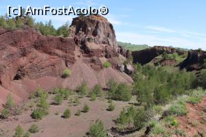 [P14] Complexul Geologic Racoș, Vulcanul Racoș &icirc;n nuanțe roșcate, urcăm spre partea estică a lui... » foto by mprofeanu
 - 
<span class="allrVoted glyphicon glyphicon-heart hidden" id="av1167761"></span>
<a class="m-l-10 hidden" id="sv1167761" onclick="voting_Foto_DelVot(,1167761,23427)" role="button">șterge vot <span class="glyphicon glyphicon-remove"></span></a>
<a id="v91167761" class=" c-red"  onclick="voting_Foto_SetVot(1167761)" role="button"><span class="glyphicon glyphicon-heart-empty"></span> <b>LIKE</b> = Votează poza</a> <img class="hidden"  id="f1167761W9" src="/imagini/loader.gif" border="0" /><span class="AjErrMes hidden" id="e1167761ErM"></span>