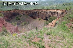 [P16] Complexul Geologic Racoș, Vulcanul Racoș, loc de exploatare a bazaltului, craterul pozat din partea estică a v&acirc;rfului » foto by mprofeanu
 - 
<span class="allrVoted glyphicon glyphicon-heart hidden" id="av1167763"></span>
<a class="m-l-10 hidden" id="sv1167763" onclick="voting_Foto_DelVot(,1167763,23427)" role="button">șterge vot <span class="glyphicon glyphicon-remove"></span></a>
<a id="v91167763" class=" c-red"  onclick="voting_Foto_SetVot(1167763)" role="button"><span class="glyphicon glyphicon-heart-empty"></span> <b>LIKE</b> = Votează poza</a> <img class="hidden"  id="f1167763W9" src="/imagini/loader.gif" border="0" /><span class="AjErrMes hidden" id="e1167763ErM"></span>