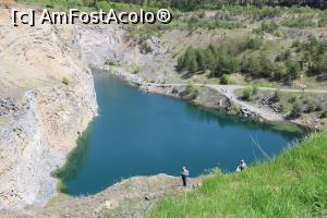 [P22] Complexul Geologic Racoș, Lacul de Smarald de la Cariera Brazi un triunghi de smarald ce se mărește c&acirc;nd te apropii de el, turiștii erau pe jos pe la baza lui.... » foto by mprofeanu
 - 
<span class="allrVoted glyphicon glyphicon-heart hidden" id="av1167769"></span>
<a class="m-l-10 hidden" id="sv1167769" onclick="voting_Foto_DelVot(,1167769,23427)" role="button">șterge vot <span class="glyphicon glyphicon-remove"></span></a>
<a id="v91167769" class=" c-red"  onclick="voting_Foto_SetVot(1167769)" role="button"><span class="glyphicon glyphicon-heart-empty"></span> <b>LIKE</b> = Votează poza</a> <img class="hidden"  id="f1167769W9" src="/imagini/loader.gif" border="0" /><span class="AjErrMes hidden" id="e1167769ErM"></span>