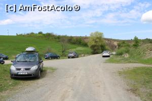 [P31] Complexul Geologic Racoș, Parcarea de la Lac și pentru vizitarea Coloanelor de Bazalt, în față se coboară la lac, în stânga se urcă spre vulcan și pentru a poza lacul de sus... merită să urcați!! » foto by mprofeanu
 - 
<span class="allrVoted glyphicon glyphicon-heart hidden" id="av1167778"></span>
<a class="m-l-10 hidden" id="sv1167778" onclick="voting_Foto_DelVot(,1167778,23427)" role="button">șterge vot <span class="glyphicon glyphicon-remove"></span></a>
<a id="v91167778" class=" c-red"  onclick="voting_Foto_SetVot(1167778)" role="button"><span class="glyphicon glyphicon-heart-empty"></span> <b>LIKE</b> = Votează poza</a> <img class="hidden"  id="f1167778W9" src="/imagini/loader.gif" border="0" /><span class="AjErrMes hidden" id="e1167778ErM"></span>