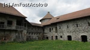 P05 [MAY-2016] Castelul Sükösd-Bethlen, Racoș; curtea interioară