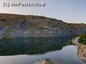 [P10] <strong>Lacul de Smarald</strong> e inconjurat de formatiuni de bazalt si are o culoare verde-albastruie, mult influentata de prezenta sau lipsa soarelui. Lacul s-a format de fapt pe fundul unei ,,caldari&rdquo; gigant a vulcanului bazaltic, de 200 metri lungime si peste 50 metri inaltime, in trecut aici fiind cariera Brazi. » foto by geani anto
 - 
<span class="allrVoted glyphicon glyphicon-heart hidden" id="av1282131"></span>
<a class="m-l-10 hidden" id="sv1282131" onclick="voting_Foto_DelVot(,1282131,23427)" role="button">șterge vot <span class="glyphicon glyphicon-remove"></span></a>
<a id="v91282131" class=" c-red"  onclick="voting_Foto_SetVot(1282131)" role="button"><span class="glyphicon glyphicon-heart-empty"></span> <b>LIKE</b> = Votează poza</a> <img class="hidden"  id="f1282131W9" src="/imagini/loader.gif" border="0" /><span class="AjErrMes hidden" id="e1282131ErM"></span>