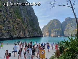 [P29] Maya Bay , plajă , munți și mare » foto by Pușcașu Marin
 - 
<span class="allrVoted glyphicon glyphicon-heart hidden" id="av1467361"></span>
<a class="m-l-10 hidden" id="sv1467361" onclick="voting_Foto_DelVot(,1467361,23453)" role="button">șterge vot <span class="glyphicon glyphicon-remove"></span></a>
<a id="v91467361" class=" c-red"  onclick="voting_Foto_SetVot(1467361)" role="button"><span class="glyphicon glyphicon-heart-empty"></span> <b>LIKE</b> = Votează poza</a> <img class="hidden"  id="f1467361W9" src="/imagini/loader.gif" border="0" /><span class="AjErrMes hidden" id="e1467361ErM"></span>