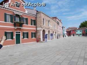 [P11] Burano. Piazza Galuppi, acolo unde se află Muzeul Dantelei.  » foto by mihaelavoicu
 - 
<span class="allrVoted glyphicon glyphicon-heart hidden" id="av980934"></span>
<a class="m-l-10 hidden" id="sv980934" onclick="voting_Foto_DelVot(,980934,23454)" role="button">șterge vot <span class="glyphicon glyphicon-remove"></span></a>
<a id="v9980934" class=" c-red"  onclick="voting_Foto_SetVot(980934)" role="button"><span class="glyphicon glyphicon-heart-empty"></span> <b>LIKE</b> = Votează poza</a> <img class="hidden"  id="f980934W9" src="/imagini/loader.gif" border="0" /><span class="AjErrMes hidden" id="e980934ErM"></span>