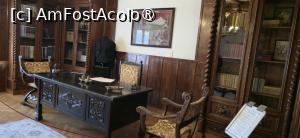 [P35] 35. Biroul - bibliotecă al lui I.C. Brătianu, din lemn, realizat în țară; Se vede și fracul care i-a aparținut. » foto by doinafil
 - 
<span class="allrVoted glyphicon glyphicon-heart hidden" id="av1504273"></span>
<a class="m-l-10 hidden" id="sv1504273" onclick="voting_Foto_DelVot(,1504273,23475)" role="button">șterge vot <span class="glyphicon glyphicon-remove"></span></a>
<a id="v91504273" class=" c-red"  onclick="voting_Foto_SetVot(1504273)" role="button"><span class="glyphicon glyphicon-heart-empty"></span> <b>LIKE</b> = Votează poza</a> <img class="hidden"  id="f1504273W9" src="/imagini/loader.gif" border="0" /><span class="AjErrMes hidden" id="e1504273ErM"></span>