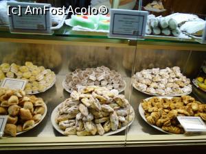 [P36] Pasticceria di Maria Grammatico » foto by Carmen Ion
 - 
<span class="allrVoted glyphicon glyphicon-heart hidden" id="av1111619"></span>
<a class="m-l-10 hidden" id="sv1111619" onclick="voting_Foto_DelVot(,1111619,23514)" role="button">șterge vot <span class="glyphicon glyphicon-remove"></span></a>
<a id="v91111619" class=" c-red"  onclick="voting_Foto_SetVot(1111619)" role="button"><span class="glyphicon glyphicon-heart-empty"></span> <b>LIKE</b> = Votează poza</a> <img class="hidden"  id="f1111619W9" src="/imagini/loader.gif" border="0" /><span class="AjErrMes hidden" id="e1111619ErM"></span>