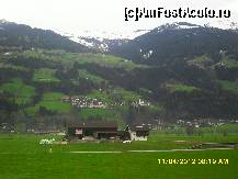 [P03] ramane Hart im Zillertal in dreapta noastra, se zareste sus pe munte acea localitate frumoasa. » foto by adryana
 - 
<span class="allrVoted glyphicon glyphicon-heart hidden" id="av317982"></span>
<a class="m-l-10 hidden" id="sv317982" onclick="voting_Foto_DelVot(,317982,23568)" role="button">șterge vot <span class="glyphicon glyphicon-remove"></span></a>
<a id="v9317982" class=" c-red"  onclick="voting_Foto_SetVot(317982)" role="button"><span class="glyphicon glyphicon-heart-empty"></span> <b>LIKE</b> = Votează poza</a> <img class="hidden"  id="f317982W9" src="/imagini/loader.gif" border="0" /><span class="AjErrMes hidden" id="e317982ErM"></span>