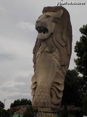 [P15] Merlion, in grandoarea celor 37 m. Din gura lui se putea privi si fotografia insula.  » foto by mprofeanu
 - 
<span class="allrVoted glyphicon glyphicon-heart hidden" id="av597799"></span>
<a class="m-l-10 hidden" id="sv597799" onclick="voting_Foto_DelVot(,597799,23598)" role="button">șterge vot <span class="glyphicon glyphicon-remove"></span></a>
<a id="v9597799" class=" c-red"  onclick="voting_Foto_SetVot(597799)" role="button"><span class="glyphicon glyphicon-heart-empty"></span> <b>LIKE</b> = Votează poza</a> <img class="hidden"  id="f597799W9" src="/imagini/loader.gif" border="0" /><span class="AjErrMes hidden" id="e597799ErM"></span>