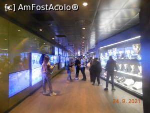 [P10] Stadionul Santiago Bernabéu, din sala trofeelor » foto by irinad
 - 
<span class="allrVoted glyphicon glyphicon-heart hidden" id="av1281561"></span>
<a class="m-l-10 hidden" id="sv1281561" onclick="voting_Foto_DelVot(,1281561,23608)" role="button">șterge vot <span class="glyphicon glyphicon-remove"></span></a>
<a id="v91281561" class=" c-red"  onclick="voting_Foto_SetVot(1281561)" role="button"><span class="glyphicon glyphicon-heart-empty"></span> <b>LIKE</b> = Votează poza</a> <img class="hidden"  id="f1281561W9" src="/imagini/loader.gif" border="0" /><span class="AjErrMes hidden" id="e1281561ErM"></span>