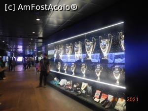 [P13] Stadionul Santiago Bernabéu, din sala trofeelor » foto by irinad
 - 
<span class="allrVoted glyphicon glyphicon-heart hidden" id="av1281564"></span>
<a class="m-l-10 hidden" id="sv1281564" onclick="voting_Foto_DelVot(,1281564,23608)" role="button">șterge vot <span class="glyphicon glyphicon-remove"></span></a>
<a id="v91281564" class=" c-red"  onclick="voting_Foto_SetVot(1281564)" role="button"><span class="glyphicon glyphicon-heart-empty"></span> <b>LIKE</b> = Votează poza</a> <img class="hidden"  id="f1281564W9" src="/imagini/loader.gif" border="0" /><span class="AjErrMes hidden" id="e1281564ErM"></span>