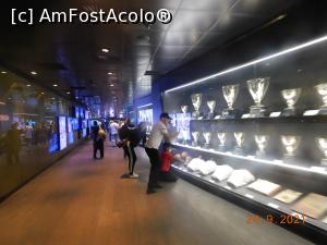 [P09] Stadionul Santiago Bernabéu, din sala trofeelor » foto by irinad
 - 
<span class="allrVoted glyphicon glyphicon-heart hidden" id="av1281560"></span>
<a class="m-l-10 hidden" id="sv1281560" onclick="voting_Foto_DelVot(,1281560,23608)" role="button">șterge vot <span class="glyphicon glyphicon-remove"></span></a>
<a id="v91281560" class=" c-red"  onclick="voting_Foto_SetVot(1281560)" role="button"><span class="glyphicon glyphicon-heart-empty"></span> <b>LIKE</b> = Votează poza</a> <img class="hidden"  id="f1281560W9" src="/imagini/loader.gif" border="0" /><span class="AjErrMes hidden" id="e1281560ErM"></span>