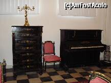 [P06] Galati - Casa memoriala Alexandru Ioan Cuza, o pianina  si piese de mobilier » foto by Diaura*
 - 
<span class="allrVoted glyphicon glyphicon-heart hidden" id="av165329"></span>
<a class="m-l-10 hidden" id="sv165329" onclick="voting_Foto_DelVot(,165329,23670)" role="button">șterge vot <span class="glyphicon glyphicon-remove"></span></a>
<a id="v9165329" class=" c-red"  onclick="voting_Foto_SetVot(165329)" role="button"><span class="glyphicon glyphicon-heart-empty"></span> <b>LIKE</b> = Votează poza</a> <img class="hidden"  id="f165329W9" src="/imagini/loader.gif" border="0" /><span class="AjErrMes hidden" id="e165329ErM"></span>