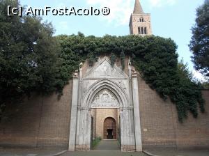 [P12] Basilica San Giovanni Evangelista, Ravenna. Portalul gotic. » foto by mihaelavoicu
 - 
<span class="allrVoted glyphicon glyphicon-heart hidden" id="av1178146"></span>
<a class="m-l-10 hidden" id="sv1178146" onclick="voting_Foto_DelVot(,1178146,23676)" role="button">șterge vot <span class="glyphicon glyphicon-remove"></span></a>
<a id="v91178146" class=" c-red"  onclick="voting_Foto_SetVot(1178146)" role="button"><span class="glyphicon glyphicon-heart-empty"></span> <b>LIKE</b> = Votează poza</a> <img class="hidden"  id="f1178146W9" src="/imagini/loader.gif" border="0" /><span class="AjErrMes hidden" id="e1178146ErM"></span>