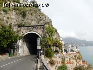 [P11] Da Zaccaria, restaurantul "spânzurat" pe stâncă, între Amalfi şi Atrani » foto by irinad
 - 
<span class="allrVoted glyphicon glyphicon-heart hidden" id="av1174512"></span>
<a class="m-l-10 hidden" id="sv1174512" onclick="voting_Foto_DelVot(,1174512,23744)" role="button">șterge vot <span class="glyphicon glyphicon-remove"></span></a>
<a id="v91174512" class=" c-red"  onclick="voting_Foto_SetVot(1174512)" role="button"><span class="glyphicon glyphicon-heart-empty"></span> <b>LIKE</b> = Votează poza</a> <img class="hidden"  id="f1174512W9" src="/imagini/loader.gif" border="0" /><span class="AjErrMes hidden" id="e1174512ErM"></span>