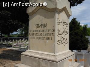 [P17] Turtucaia - Memorialul și Cimitirul militar de la Turtucaia. Inscripție în germană și turcă pe obelisc.  » foto by iulianic
 - 
<span class="allrVoted glyphicon glyphicon-heart hidden" id="av967802"></span>
<a class="m-l-10 hidden" id="sv967802" onclick="voting_Foto_DelVot(,967802,23749)" role="button">șterge vot <span class="glyphicon glyphicon-remove"></span></a>
<a id="v9967802" class=" c-red"  onclick="voting_Foto_SetVot(967802)" role="button"><span class="glyphicon glyphicon-heart-empty"></span> <b>LIKE</b> = Votează poza</a> <img class="hidden"  id="f967802W9" src="/imagini/loader.gif" border="0" /><span class="AjErrMes hidden" id="e967802ErM"></span>