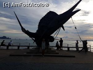 [P12] Monument in Ao Nang » foto by r-Uca
 - 
<span class="allrVoted glyphicon glyphicon-heart hidden" id="av969526"></span>
<a class="m-l-10 hidden" id="sv969526" onclick="voting_Foto_DelVot(,969526,23769)" role="button">șterge vot <span class="glyphicon glyphicon-remove"></span></a>
<a id="v9969526" class=" c-red"  onclick="voting_Foto_SetVot(969526)" role="button"><span class="glyphicon glyphicon-heart-empty"></span> <b>LIKE</b> = Votează poza</a> <img class="hidden"  id="f969526W9" src="/imagini/loader.gif" border="0" /><span class="AjErrMes hidden" id="e969526ErM"></span>