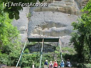 [P19] Grup de turiști străini în fața basoreliefului de la Madara.  » foto by tata123 🔱
 - 
<span class="allrVoted glyphicon glyphicon-heart hidden" id="av970735"></span>
<a class="m-l-10 hidden" id="sv970735" onclick="voting_Foto_DelVot(,970735,23784)" role="button">șterge vot <span class="glyphicon glyphicon-remove"></span></a>
<a id="v9970735" class=" c-red"  onclick="voting_Foto_SetVot(970735)" role="button"><span class="glyphicon glyphicon-heart-empty"></span> <b>LIKE</b> = Votează poza</a> <img class="hidden"  id="f970735W9" src="/imagini/loader.gif" border="0" /><span class="AjErrMes hidden" id="e970735ErM"></span>