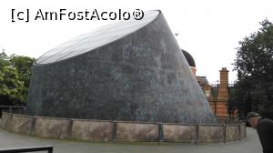 [P31] 32. Conul Planetarium-ului este unul din cele mai mari din lume, executat din 250 plăci de bronz sudate și vopsite ca să pară o singură piesă. » foto by doinafil
 - 
<span class="allrVoted glyphicon glyphicon-heart hidden" id="av1160401"></span>
<a class="m-l-10 hidden" id="sv1160401" onclick="voting_Foto_DelVot(,1160401,23850)" role="button">șterge vot <span class="glyphicon glyphicon-remove"></span></a>
<a id="v91160401" class=" c-red"  onclick="voting_Foto_SetVot(1160401)" role="button"><span class="glyphicon glyphicon-heart-empty"></span> <b>LIKE</b> = Votează poza</a> <img class="hidden"  id="f1160401W9" src="/imagini/loader.gif" border="0" /><span class="AjErrMes hidden" id="e1160401ErM"></span>