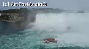 [P09] Vaporasul de vizitare... pana sub cascada, pentru amatorii de senzatii tari. Vi se da cate o pelerina din material plastic, pt protectie, dar tot uzi iesiti... si costa cam mult... distractia!  » foto by baciucarmaciu
 - 
<span class="allrVoted glyphicon glyphicon-heart hidden" id="av978106"></span>
<a class="m-l-10 hidden" id="sv978106" onclick="voting_Foto_DelVot(,978106,23862)" role="button">șterge vot <span class="glyphicon glyphicon-remove"></span></a>
<a id="v9978106" class=" c-red"  onclick="voting_Foto_SetVot(978106)" role="button"><span class="glyphicon glyphicon-heart-empty"></span> <b>LIKE</b> = Votează poza</a> <img class="hidden"  id="f978106W9" src="/imagini/loader.gif" border="0" /><span class="AjErrMes hidden" id="e978106ErM"></span>