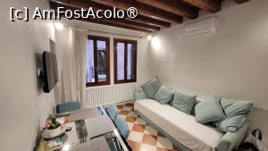 [P06] Livingul apartamentului » foto by vlado2
 - 
<span class="allrVoted glyphicon glyphicon-heart hidden" id="av1527396"></span>
<a class="m-l-10 hidden" id="sv1527396" onclick="voting_Foto_DelVot(,1527396,23911)" role="button">șterge vot <span class="glyphicon glyphicon-remove"></span></a>
<a id="v91527396" class=" c-red"  onclick="voting_Foto_SetVot(1527396)" role="button"><span class="glyphicon glyphicon-heart-empty"></span> <b>LIKE</b> = Votează poza</a> <img class="hidden"  id="f1527396W9" src="/imagini/loader.gif" border="0" /><span class="AjErrMes hidden" id="e1527396ErM"></span>