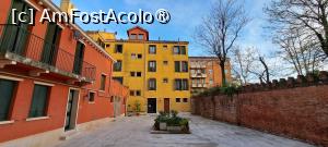 [P08] Grădina interioară a clădirii în care se află Il Veliero Romantico » foto by irinad
 - 
<span class="allrVoted glyphicon glyphicon-heart hidden" id="av1475602"></span>
<a class="m-l-10 hidden" id="sv1475602" onclick="voting_Foto_DelVot(,1475602,23911)" role="button">șterge vot <span class="glyphicon glyphicon-remove"></span></a>
<a id="v91475602" class=" c-red"  onclick="voting_Foto_SetVot(1475602)" role="button"><span class="glyphicon glyphicon-heart-empty"></span> <b>LIKE</b> = Votează poza</a> <img class="hidden"  id="f1475602W9" src="/imagini/loader.gif" border="0" /><span class="AjErrMes hidden" id="e1475602ErM"></span>