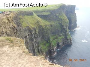 [P20] Cliffs of Moher - Turiști pe cărarea de 8 km.  » foto by iulianic
 - 
<span class="allrVoted glyphicon glyphicon-heart hidden" id="av805577"></span>
<a class="m-l-10 hidden" id="sv805577" onclick="voting_Foto_DelVot(,805577,23932)" role="button">șterge vot <span class="glyphicon glyphicon-remove"></span></a>
<a id="v9805577" class=" c-red"  onclick="voting_Foto_SetVot(805577)" role="button"><span class="glyphicon glyphicon-heart-empty"></span> <b>LIKE</b> = Votează poza</a> <img class="hidden"  id="f805577W9" src="/imagini/loader.gif" border="0" /><span class="AjErrMes hidden" id="e805577ErM"></span>