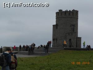 [P06] Cliffs of Moher - Turnul O'Brien, punct de observare pentru turiști.  » foto by iulianic
 - 
<span class="allrVoted glyphicon glyphicon-heart hidden" id="av805557"></span>
<a class="m-l-10 hidden" id="sv805557" onclick="voting_Foto_DelVot(,805557,23932)" role="button">șterge vot <span class="glyphicon glyphicon-remove"></span></a>
<a id="v9805557" class=" c-red"  onclick="voting_Foto_SetVot(805557)" role="button"><span class="glyphicon glyphicon-heart-empty"></span> <b>LIKE</b> = Votează poza</a> <img class="hidden"  id="f805557W9" src="/imagini/loader.gif" border="0" /><span class="AjErrMes hidden" id="e805557ErM"></span>