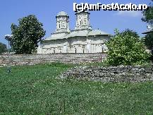 [P02] Manastirea Stelea - Biserica zidita de Vasile Lupu in 1645 si - partial - ruine ale ansamblului arhitectural de la Stelea. » foto by iulianic
 - 
<span class="allrVoted glyphicon glyphicon-heart hidden" id="av256467"></span>
<a class="m-l-10 hidden" id="sv256467" onclick="voting_Foto_DelVot(,256467,23940)" role="button">șterge vot <span class="glyphicon glyphicon-remove"></span></a>
<a id="v9256467" class=" c-red"  onclick="voting_Foto_SetVot(256467)" role="button"><span class="glyphicon glyphicon-heart-empty"></span> <b>LIKE</b> = Votează poza</a> <img class="hidden"  id="f256467W9" src="/imagini/loader.gif" border="0" /><span class="AjErrMes hidden" id="e256467ErM"></span>