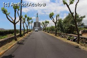 [P42] Insula Terceira, Praia da Vitoria, Miradouro do Facho, Alee cu tineri platani, Monumento do Imaculado Coracao de Maria și mașina noastră...  » foto by mprofeanu
 - 
<span class="allrVoted glyphicon glyphicon-heart hidden" id="av983856"></span>
<a class="m-l-10 hidden" id="sv983856" onclick="voting_Foto_DelVot(,983856,23953)" role="button">șterge vot <span class="glyphicon glyphicon-remove"></span></a>
<a id="v9983856" class=" c-red"  onclick="voting_Foto_SetVot(983856)" role="button"><span class="glyphicon glyphicon-heart-empty"></span> <b>LIKE</b> = Votează poza</a> <img class="hidden"  id="f983856W9" src="/imagini/loader.gif" border="0" /><span class="AjErrMes hidden" id="e983856ErM"></span>