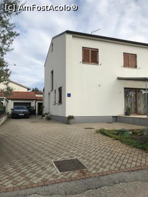 [P04] Studio Rovinj Home, asta e casa proprietarlor, nu e de închiriat<p> Pe fundal e mașina noastră, în fața garajului și lângă e camera inchiriată de noi » foto by krisstinna
 - 
<span class="allrVoted glyphicon glyphicon-heart hidden" id="av998256"></span>
<a class="m-l-10 hidden" id="sv998256" onclick="voting_Foto_DelVot(,998256,24108)" role="button">șterge vot <span class="glyphicon glyphicon-remove"></span></a>
<a id="v9998256" class=" c-red"  onclick="voting_Foto_SetVot(998256)" role="button"><span class="glyphicon glyphicon-heart-empty"></span> <b>LIKE</b> = Votează poza</a> <img class="hidden"  id="f998256W9" src="/imagini/loader.gif" border="0" /><span class="AjErrMes hidden" id="e998256ErM"></span>