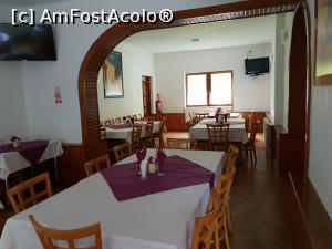 [P22] restaurantul cabanei » foto by robert
 - 
<span class="allrVoted glyphicon glyphicon-heart hidden" id="av999060"></span>
<a class="m-l-10 hidden" id="sv999060" onclick="voting_Foto_DelVot(,999060,24141)" role="button">șterge vot <span class="glyphicon glyphicon-remove"></span></a>
<a id="v9999060" class=" c-red"  onclick="voting_Foto_SetVot(999060)" role="button"><span class="glyphicon glyphicon-heart-empty"></span> <b>LIKE</b> = Votează poza</a> <img class="hidden"  id="f999060W9" src="/imagini/loader.gif" border="0" /><span class="AjErrMes hidden" id="e999060ErM"></span>