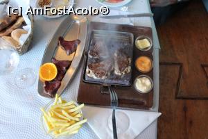 [P11] Insula Faial, Horta, Restaurantul Canto da Doca, Bife Novilho în curs de pregătire » foto by mprofeanu
 - 
<span class="allrVoted glyphicon glyphicon-heart hidden" id="av999376"></span>
<a class="m-l-10 hidden" id="sv999376" onclick="voting_Foto_DelVot(,999376,24145)" role="button">șterge vot <span class="glyphicon glyphicon-remove"></span></a>
<a id="v9999376" class=" c-red"  onclick="voting_Foto_SetVot(999376)" role="button"><span class="glyphicon glyphicon-heart-empty"></span> <b>LIKE</b> = Votează poza</a> <img class="hidden"  id="f999376W9" src="/imagini/loader.gif" border="0" /><span class="AjErrMes hidden" id="e999376ErM"></span>