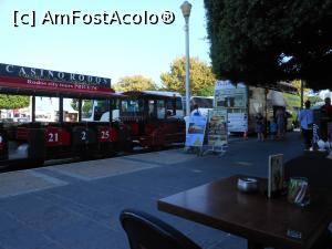 [P21] Restaurant Aktaion - În fața restaurantului, stația comună a trenulețului turistic și a autobuzului 'Hop on - Hop off'.  » foto by iulianic
 - 
<span class="allrVoted glyphicon glyphicon-heart hidden" id="av1007298"></span>
<a class="m-l-10 hidden" id="sv1007298" onclick="voting_Foto_DelVot(,1007298,24292)" role="button">șterge vot <span class="glyphicon glyphicon-remove"></span></a>
<a id="v91007298" class=" c-red"  onclick="voting_Foto_SetVot(1007298)" role="button"><span class="glyphicon glyphicon-heart-empty"></span> <b>LIKE</b> = Votează poza</a> <img class="hidden"  id="f1007298W9" src="/imagini/loader.gif" border="0" /><span class="AjErrMes hidden" id="e1007298ErM"></span>