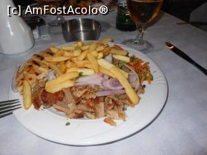 [P06] Ntinos - Tavernă în orașul vechi. Gyros cu cartofi prăjiți, legume și tzatziki.  » foto by iulianic
 - 
<span class="allrVoted glyphicon glyphicon-heart hidden" id="av1018480"></span>
<a class="m-l-10 hidden" id="sv1018480" onclick="voting_Foto_DelVot(,1018480,24292)" role="button">șterge vot <span class="glyphicon glyphicon-remove"></span></a>
<a id="v91018480" class=" c-red"  onclick="voting_Foto_SetVot(1018480)" role="button"><span class="glyphicon glyphicon-heart-empty"></span> <b>LIKE</b> = Votează poza</a> <img class="hidden"  id="f1018480W9" src="/imagini/loader.gif" border="0" /><span class="AjErrMes hidden" id="e1018480ErM"></span>