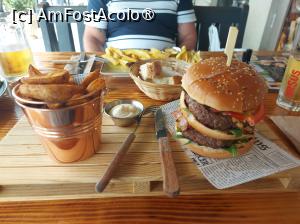 [P34] dublu cheeseburger Trusca Grill » foto by fluturash4
 - 
<span class="allrVoted glyphicon glyphicon-heart hidden" id="av1449331"></span>
<a class="m-l-10 hidden" id="sv1449331" onclick="voting_Foto_DelVot(,1449331,24327)" role="button">șterge vot <span class="glyphicon glyphicon-remove"></span></a>
<a id="v91449331" class=" c-red"  onclick="voting_Foto_SetVot(1449331)" role="button"><span class="glyphicon glyphicon-heart-empty"></span> <b>LIKE</b> = Votează poza</a> <img class="hidden"  id="f1449331W9" src="/imagini/loader.gif" border="0" /><span class="AjErrMes hidden" id="e1449331ErM"></span>