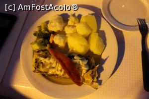 [P13] Ponta Delgada, Casa Do Bife O Galego, Bacalhau, Cod fript delicios, porția mea...  » foto by mprofeanu
 - 
<span class="allrVoted glyphicon glyphicon-heart hidden" id="av1017764"></span>
<a class="m-l-10 hidden" id="sv1017764" onclick="voting_Foto_DelVot(,1017764,24421)" role="button">șterge vot <span class="glyphicon glyphicon-remove"></span></a>
<a id="v91017764" class=" c-red"  onclick="voting_Foto_SetVot(1017764)" role="button"><span class="glyphicon glyphicon-heart-empty"></span> <b>LIKE</b> = Votează poza</a> <img class="hidden"  id="f1017764W9" src="/imagini/loader.gif" border="0" /><span class="AjErrMes hidden" id="e1017764ErM"></span>