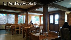 [P05] Restaurant La Tapera - interior » foto by elenaadina
 - 
<span class="allrVoted glyphicon glyphicon-heart hidden" id="av1530695"></span>
<a class="m-l-10 hidden" id="sv1530695" onclick="voting_Foto_DelVot(,1530695,24437)" role="button">șterge vot <span class="glyphicon glyphicon-remove"></span></a>
<a id="v91530695" class=" c-red"  onclick="voting_Foto_SetVot(1530695)" role="button"><span class="glyphicon glyphicon-heart-empty"></span> <b>LIKE</b> = Votează poza</a> <img class="hidden"  id="f1530695W9" src="/imagini/loader.gif" border="0" /><span class="AjErrMes hidden" id="e1530695ErM"></span>