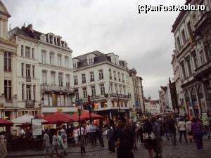 [P33] Rue du Marche aux Herbes, cea mai aglomerată stradă din Bruxelles.  » foto by Carmen Ion
 - 
<span class="allrVoted glyphicon glyphicon-heart hidden" id="av680280"></span>
<a class="m-l-10 hidden" id="sv680280" onclick="voting_Foto_DelVot(,680280,24454)" role="button">șterge vot <span class="glyphicon glyphicon-remove"></span></a>
<a id="v9680280" class=" c-red"  onclick="voting_Foto_SetVot(680280)" role="button"><span class="glyphicon glyphicon-heart-empty"></span> <b>LIKE</b> = Votează poza</a> <img class="hidden"  id="f680280W9" src="/imagini/loader.gif" border="0" /><span class="AjErrMes hidden" id="e680280ErM"></span>