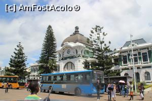 [P06] Atmosfera dintr-o stație de autobuz, centrală.  » foto by glcitizen
 - 
<span class="allrVoted glyphicon glyphicon-heart hidden" id="av1026830"></span>
<a class="m-l-10 hidden" id="sv1026830" onclick="voting_Foto_DelVot(,1026830,24456)" role="button">șterge vot <span class="glyphicon glyphicon-remove"></span></a>
<a id="v91026830" class=" c-red"  onclick="voting_Foto_SetVot(1026830)" role="button"><span class="glyphicon glyphicon-heart-empty"></span> <b>LIKE</b> = Votează poza</a> <img class="hidden"  id="f1026830W9" src="/imagini/loader.gif" border="0" /><span class="AjErrMes hidden" id="e1026830ErM"></span>