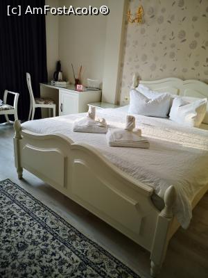 [P14] Romantic Boutique Hotel; dormitor » foto by crismis
 - 
<span class="allrVoted glyphicon glyphicon-heart hidden" id="av1193144"></span>
<a class="m-l-10 hidden" id="sv1193144" onclick="voting_Foto_DelVot(,1193144,24595)" role="button">șterge vot <span class="glyphicon glyphicon-remove"></span></a>
<a id="v91193144" class=" c-red"  onclick="voting_Foto_SetVot(1193144)" role="button"><span class="glyphicon glyphicon-heart-empty"></span> <b>LIKE</b> = Votează poza</a> <img class="hidden"  id="f1193144W9" src="/imagini/loader.gif" border="0" /><span class="AjErrMes hidden" id="e1193144ErM"></span>